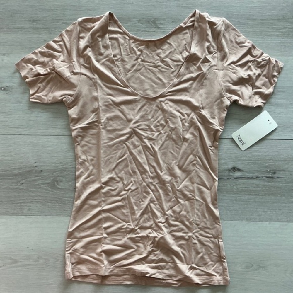 Numi The Signature Undershirt Almond Medium New With Tags - Picture 5 of 6